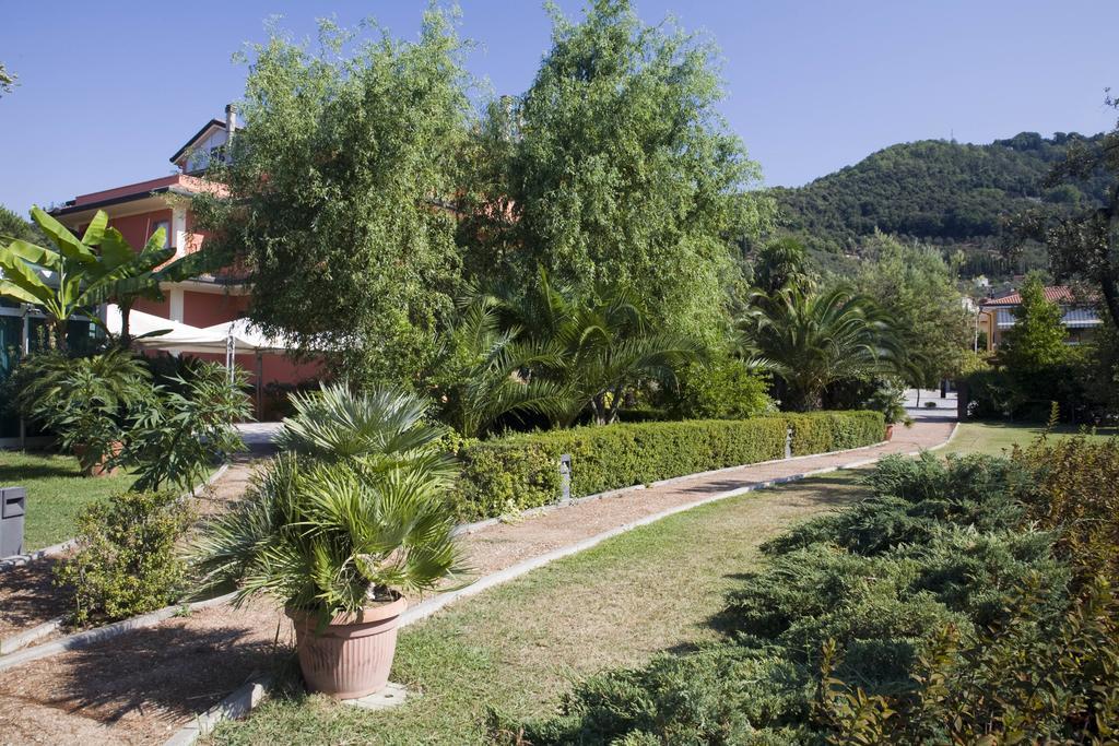 Hotel Le Rotonde Massaciuccoli Ngoại thất bức ảnh